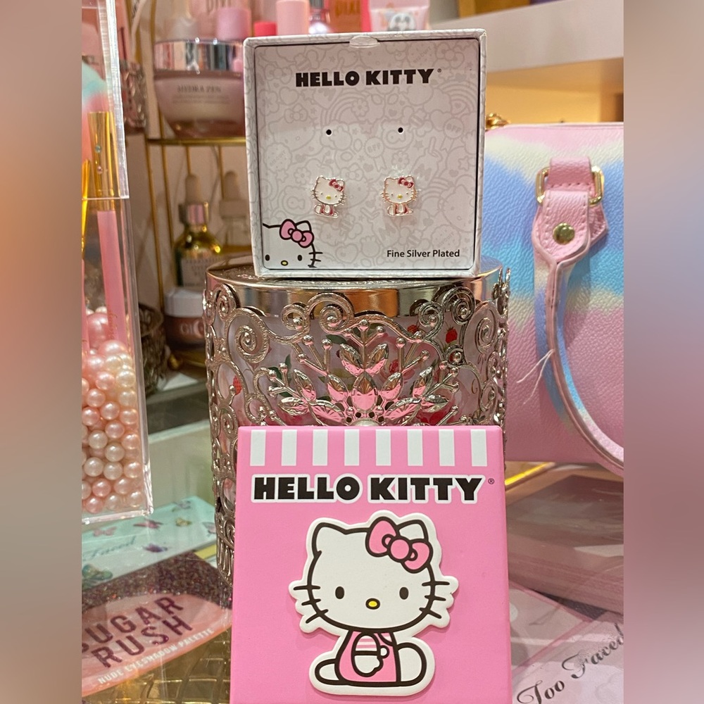 BNIB HELLO KITTY SILVER EARRINGS